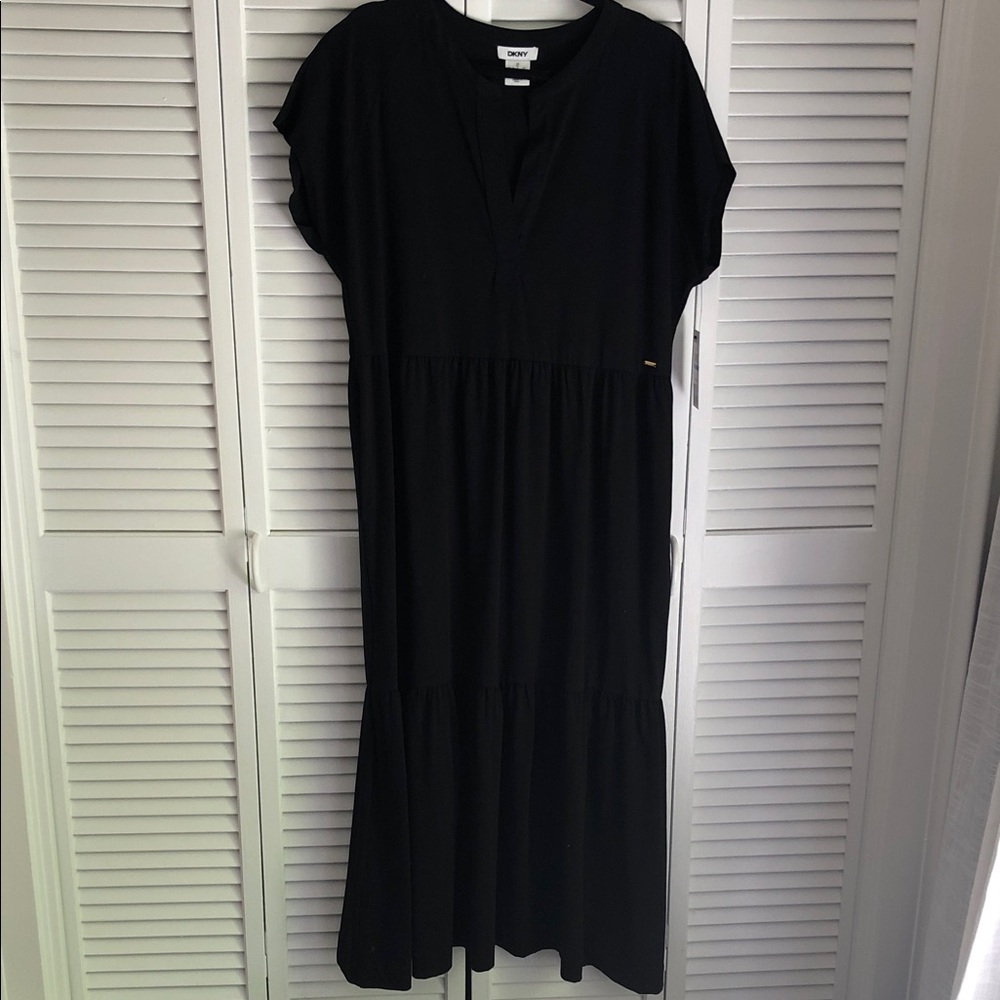 DKNY Black Tiered Short-Sleeve Maxi Dress
